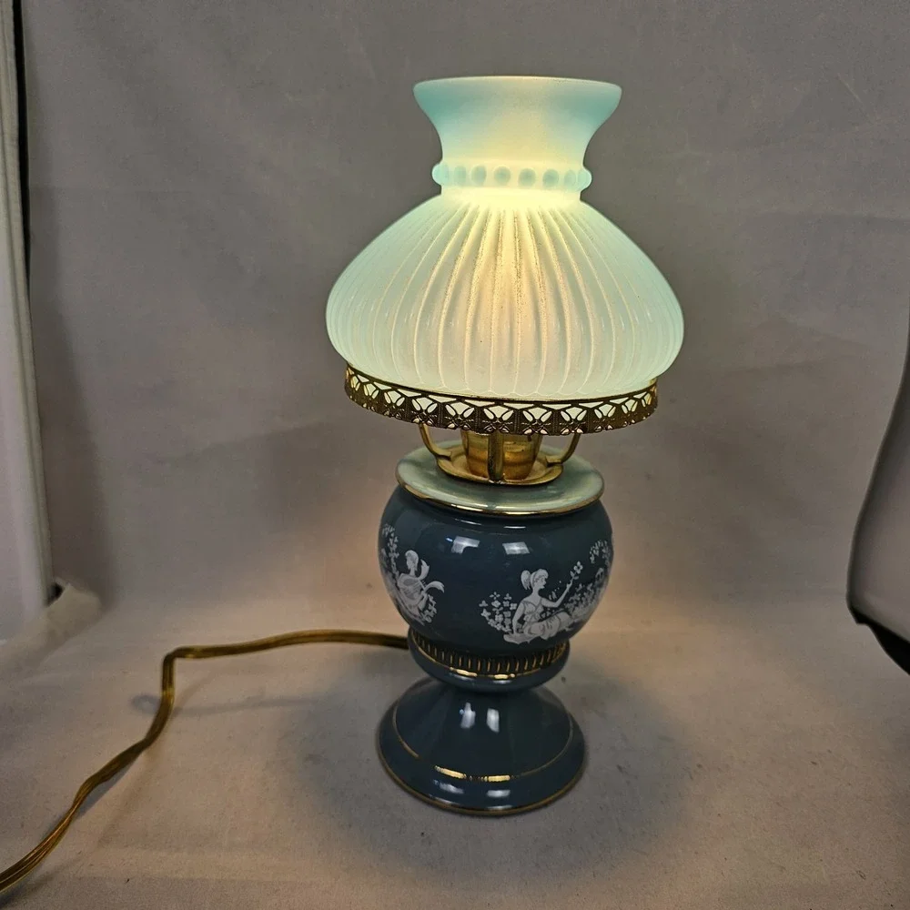 Vintage Murray Feiss Table Lamp 7059 Made in Italy‎ Grecian Couple in Love Scene